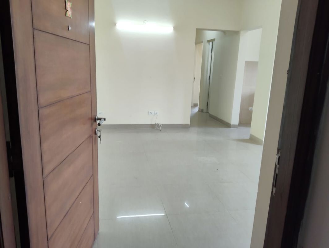 2 BHK + Study Room Apartment For Rent in Emaar Emerald Estate