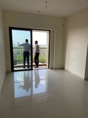 Room in 3 BHK Apartment at Kalpataru Srishti Namaah, Mira Road – for Rent