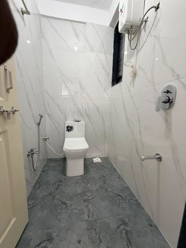 Bathroom, kamgar putala vasahat 1 Bedroom 500 Sq.Ft. Apartment In Kamgar Putala Vasahat Pune 10377695