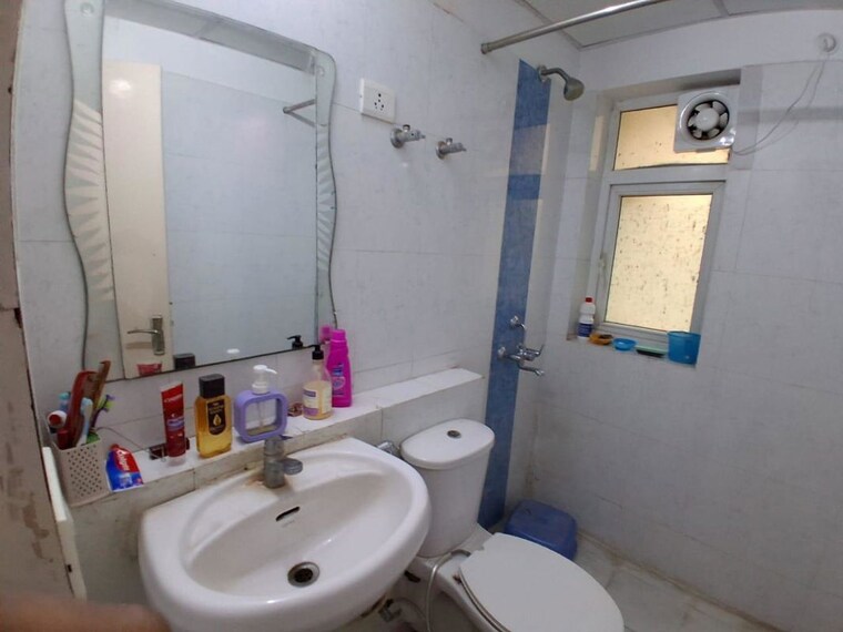 Bathroom, bptp-park-elite-premium 4 Bedroom 1402 Sq.Ft. Apartment In Sector 84 Faridabad 10377706