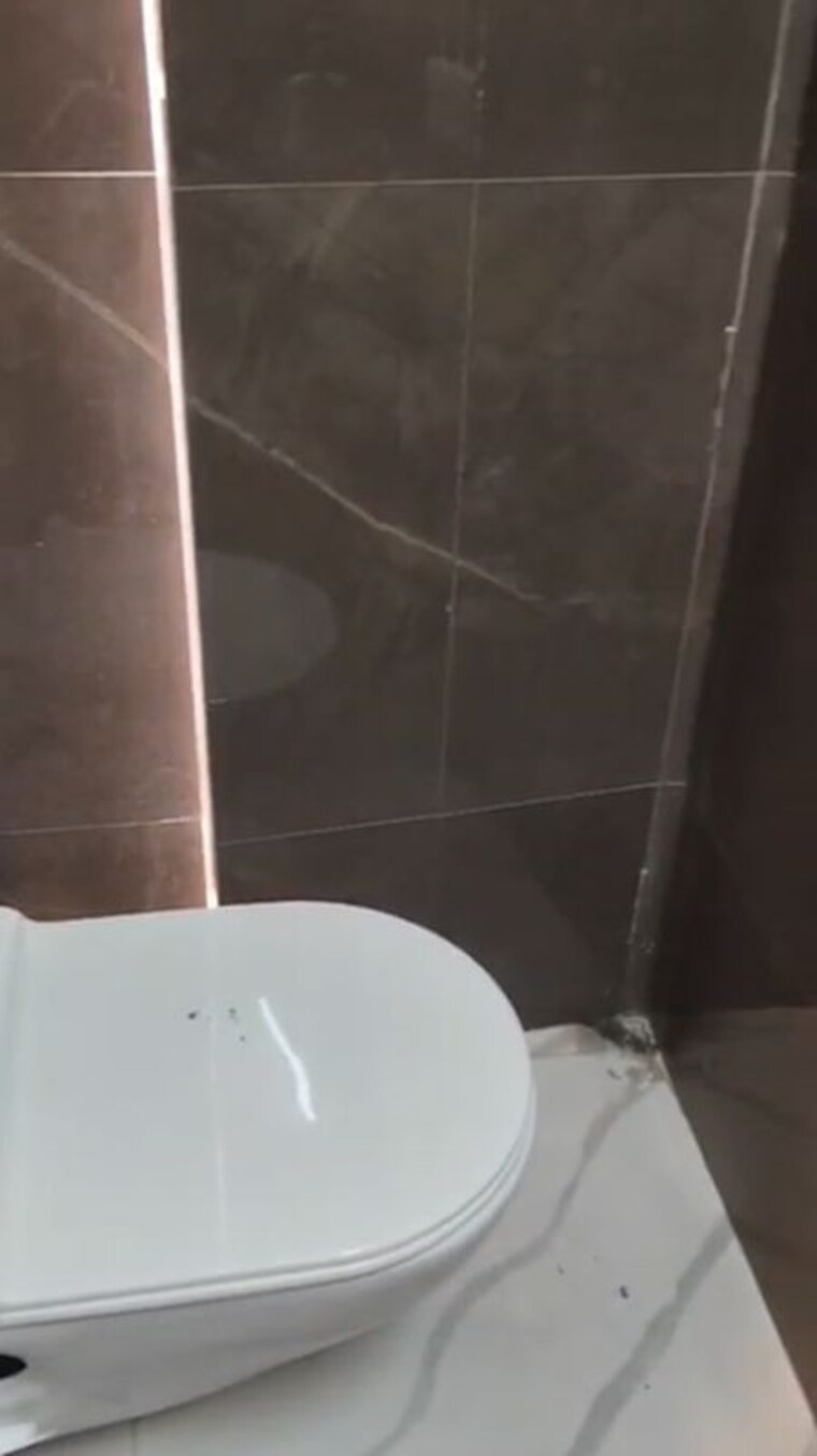 Bathroom, mahesh-kutir 3 Bedroom 1430 Sq.Ft. Apartment In Chembur Mumbai 10377669