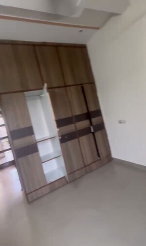 Room in 2 BHK Builder Floor at Ghazipur – for Rent