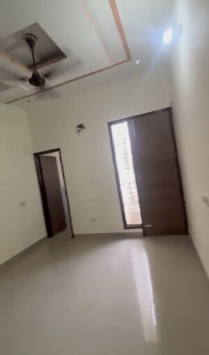 Room in 2 BHK Builder Floor at Ghazipur – for Rent