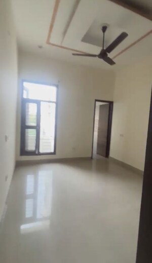 Room in 2 BHK Builder Floor at Ghazipur – for Rent