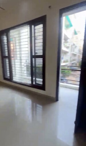 Room in 2 BHK Builder Floor at Ghazipur – for Rent