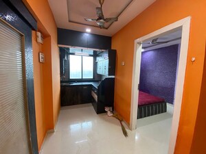 Room in 1 BHK Builder Floor at Express View Apartment Mumbai, Kurla – for Sale