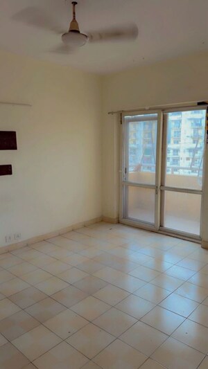 Room in 3 BHK Apartment at BPTP Parklands, Sector 76 – for Rent