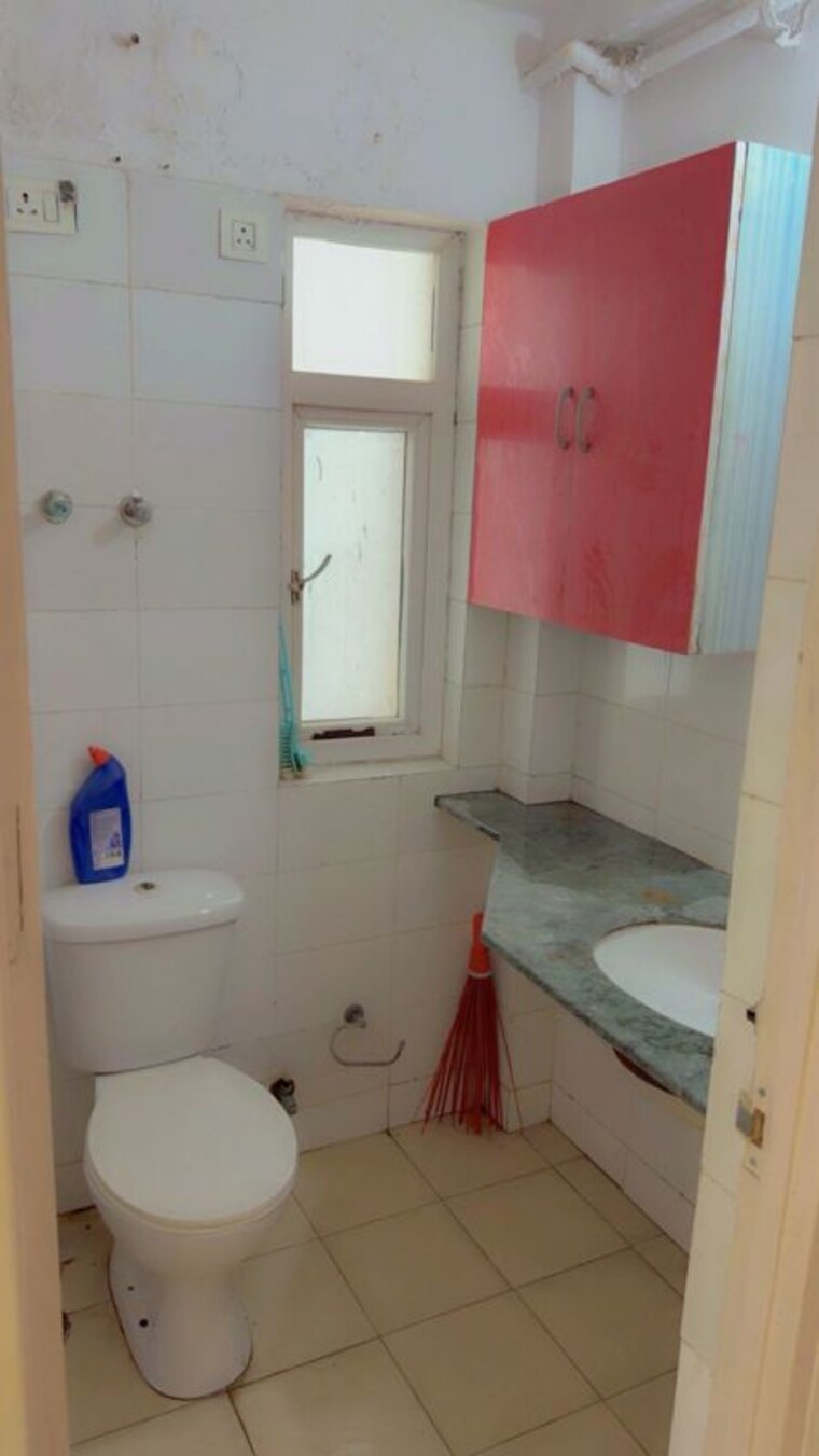 Bathroom, bptp-parklands 3 Bedroom 1400 Sq.Ft. Apartment In Sector 76 Faridabad 10377775