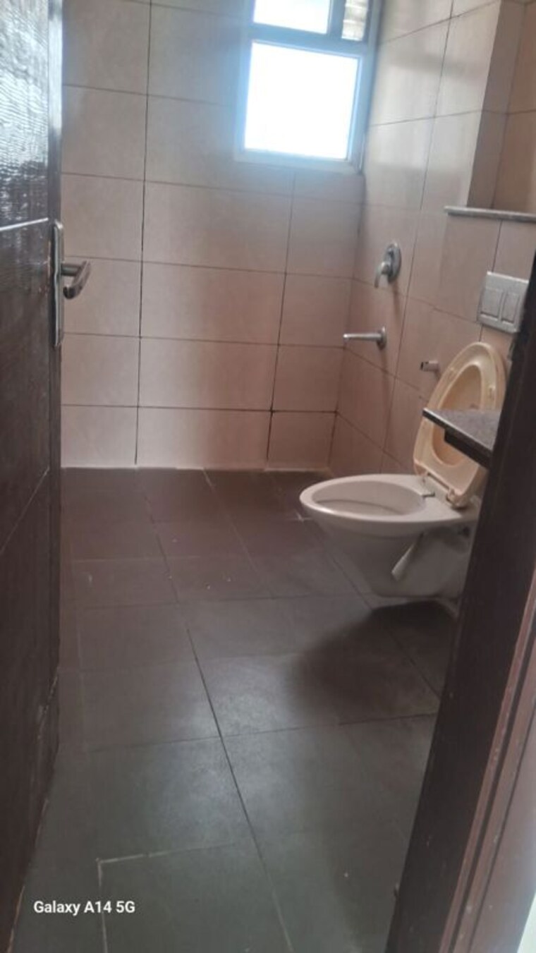 Bathroom, motiaz-royal-citi 3 Bedroom 1910 Sq.Ft. Apartment In Ambala Highway Zirakpur 10377765