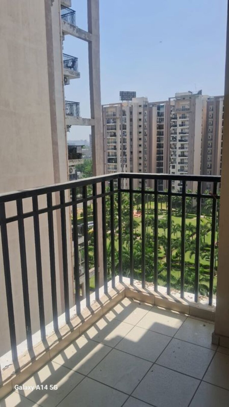 Balcony, motiaz-royal-citi 3 Bedroom 1910 Sq.Ft. Apartment In Ambala Highway Zirakpur 10377765