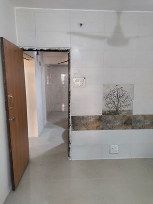 Room in 1 BHK Apartment at Vaishali Nagar CHS, Mulund West – for Rent