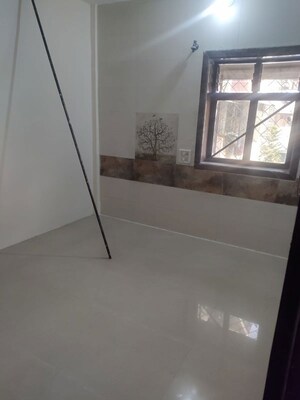 Room in 1 BHK Apartment at Vaishali Nagar CHS, Mulund West – for Rent