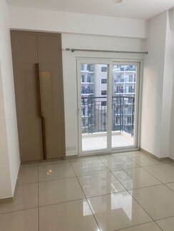 3 BHK + Servant Room Apartment For Rent in BPTP Park 81