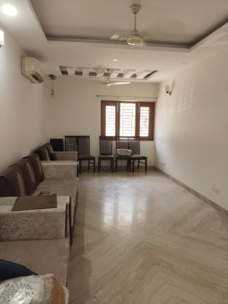 Living Room, sarita vihar 3 Bedroom 1950 Sq.Ft. Builder Floor In Sarita Vihar Delhi 10377832