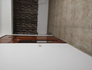 Room in 3 BHK Apartment at Sunrise Apartments Faridabad, Sector 45 – for Sale