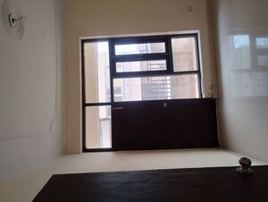 Room in 4 BHK Apartment at The Defence Personnel, Sector 45 – for Sale
