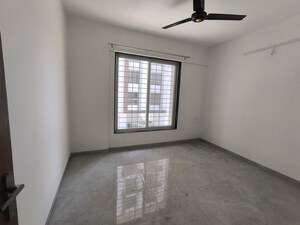 Room in 3 BHK Apartment at Ajmera Housing Society, Pimpri – for Rent