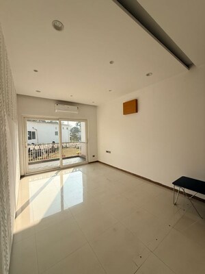 Room in 3 BHK Apartment at Emaar Gurgaon Greens, Sector 102 – for Rent