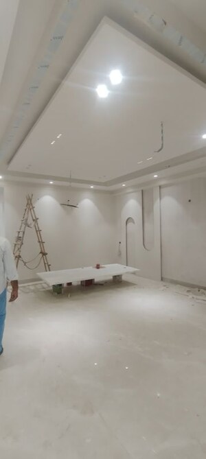 Room in 3 BHK Builder Floor at Sector 85 – for Sale