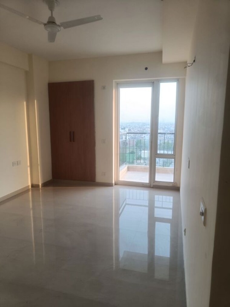 Room, mcc-signature-heights 3 Bedroom 1500 Sq.Ft. Apartment In Raj Nagar Extension Ghaziabad 10377951