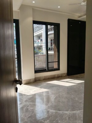 Room in 3 BHK Builder Floor at Kirti Nagar – for Sale