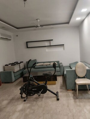Team Area in 4 BHK Builder Floor at Mansarover Garden – for Sale