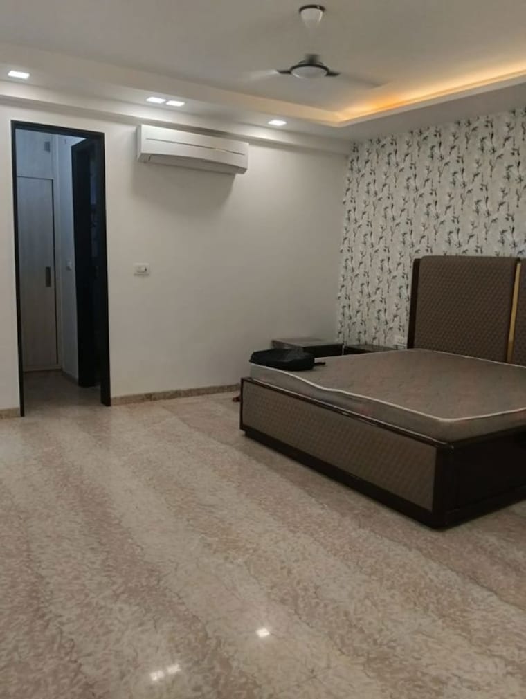Room, mansarover garden 4 Bedroom 300 Sq.Ft. Builder Floor In Mansarover Garden Delhi 10377899
