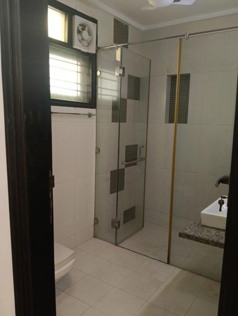 undefined, mansarover garden 4 Bedroom 300 Sq.Ft. Builder Floor In Mansarover Garden Delhi 10377899