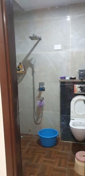Bathroom in 3 BHK Builder Floor at Ansal Plaza Gurgaon, Palam Vihar – for Rent