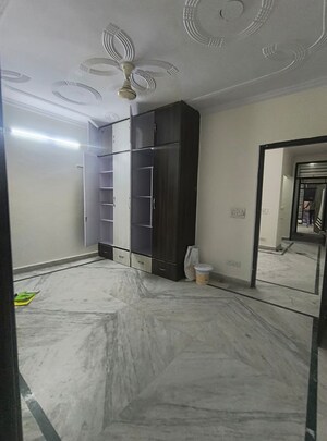 Room in 2 BHK Builder Floor at Giri Nagar – for Rent