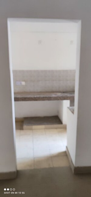 Furnished Amenities in 3 BHK Apartment at KLJ Platinum Heights, Sector 77 – for Sale