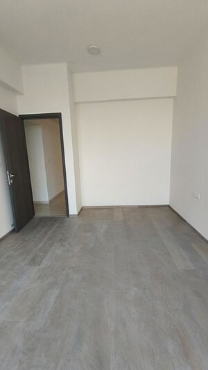 Room in 4 BHK Apartment at Piramal Mahalaxmi, Mahalaxmi – for Rent