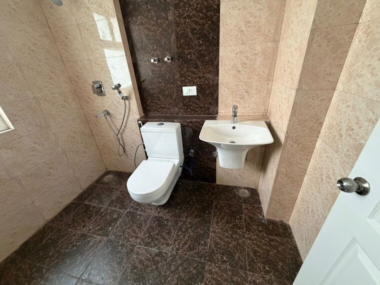 Bathroom, shree-vardhman-victoria 3 Bedroom 1950 Sq.Ft. Apartment In Sector 70 Gurgaon 10378154