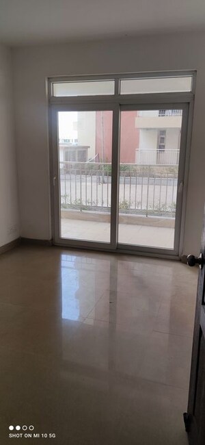 Room in 3 BHK Apartment at KLJ Platinum Heights, Sector 77 – for Sale