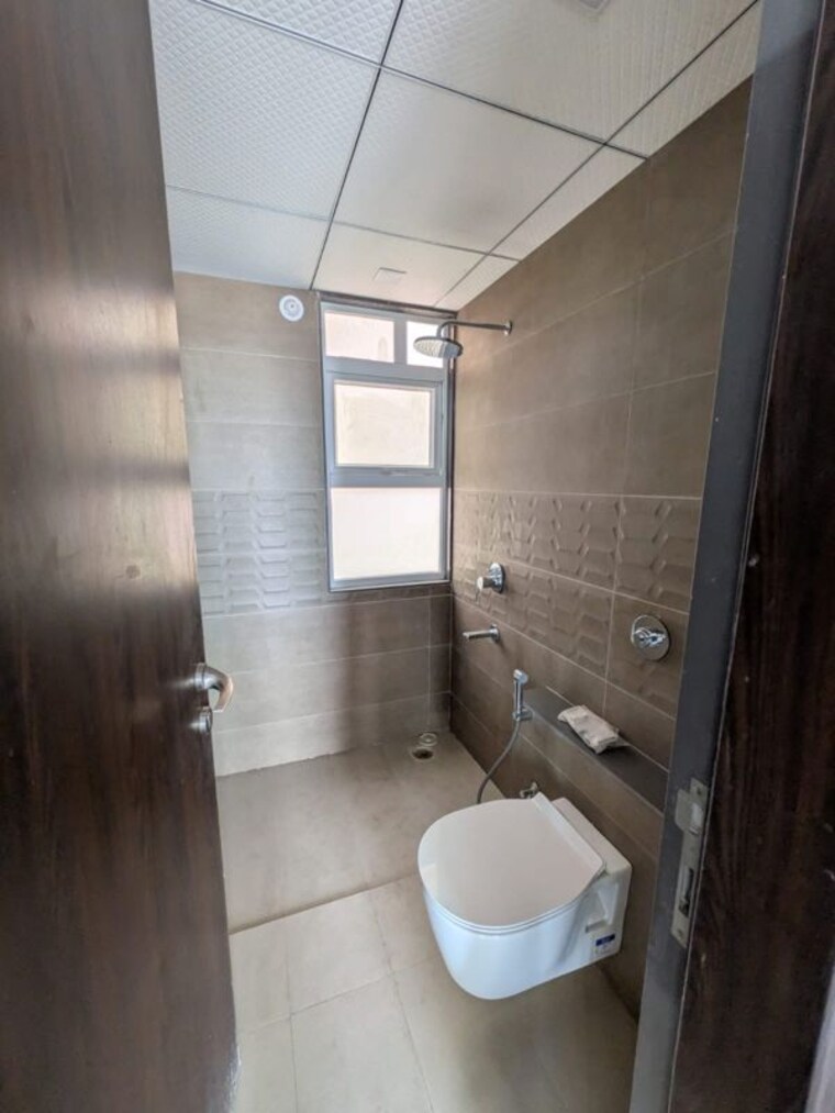 Bathroom, pk-hillcrest 3 Bedroom 1100 Sq.Ft. Apartment In Pimple Saudagar Pune 10378160