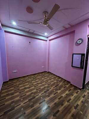 Bedroom in 2 BHK Builder Floor at Sector 51 – for Rent