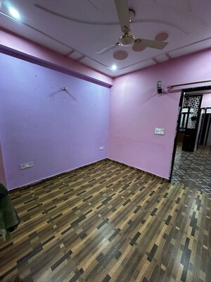 Bedroom in 2 BHK Builder Floor at Sector 51 – for Rent