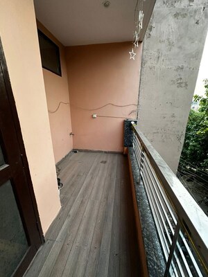 Balcony in 2 BHK Builder Floor at Sector 51 – for Rent