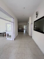 3 BHK + Pooja Room,Servant Room 2000 Sq.Yd. Builder Floor in Sector 9