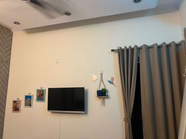 Team Area, lajpat nagar i 2 Bedroom 100 Sq.Yd. Builder Floor In Lajpat Nagar I Delhi 10378205