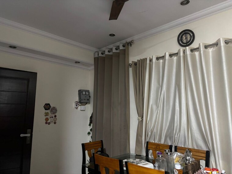 Team Area, lajpat nagar i 2 Bedroom 100 Sq.Yd. Builder Floor In Lajpat Nagar I Delhi 10378205