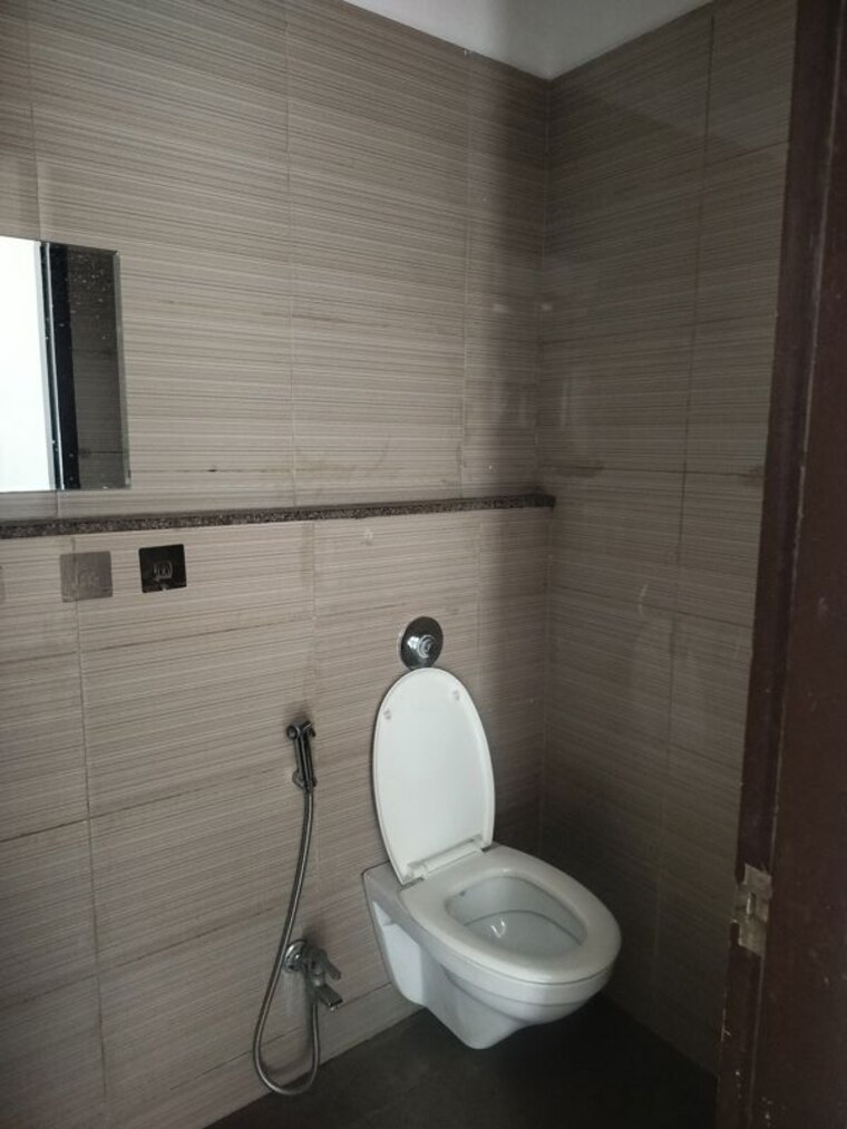 Bathroom, amanora-future-towers 3.5 Bedroom 2250 Sq.Ft. Apartment In Hadapsar Pune 10378227