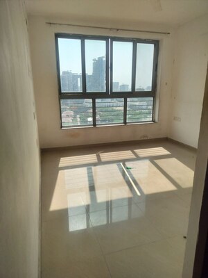 Room in 3.5 BHK Apartment at Amanora Future Towers, Hadapsar – for Rent