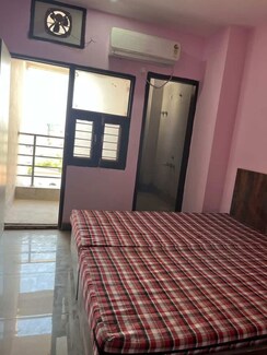 2.5 BHK + Servant Room Apartment For Sale in Central Park Cerise Suites