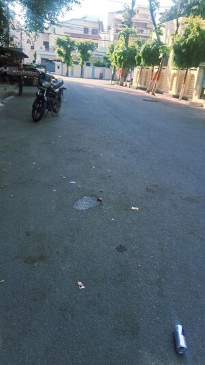 Parking in 5 BHK Independent House at Maulviganj – for Sale