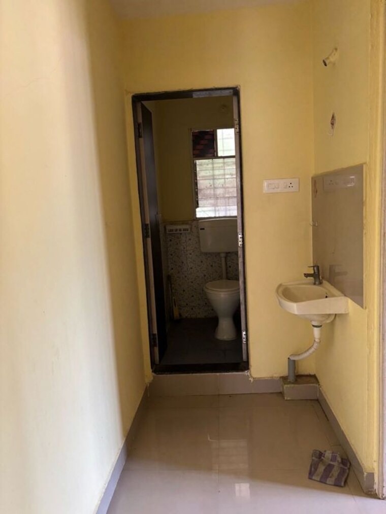 Bathroom, dhanvantari colony 1 Bedroom 575 Sq.Ft. Apartment In Dhanvantari Colony Pune 10378273