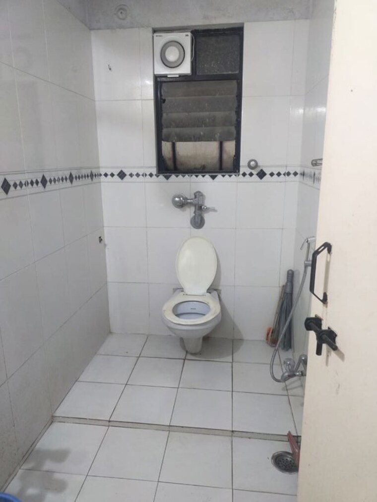 Bathroom, mayur colony Pg For Boys & Girls In Mayur Colony 10378277