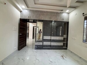 Room in 2 BHK Apartment at Golden Tulip Kondapur, Kondapur – for Rent