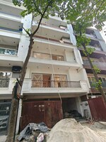 3 BHK + Extra Room 180 Sq.Yd. Builder Floor in South City 2