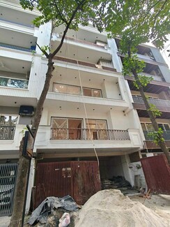 3 BHK + Extra Room Builder Floor For Sale in South City 2